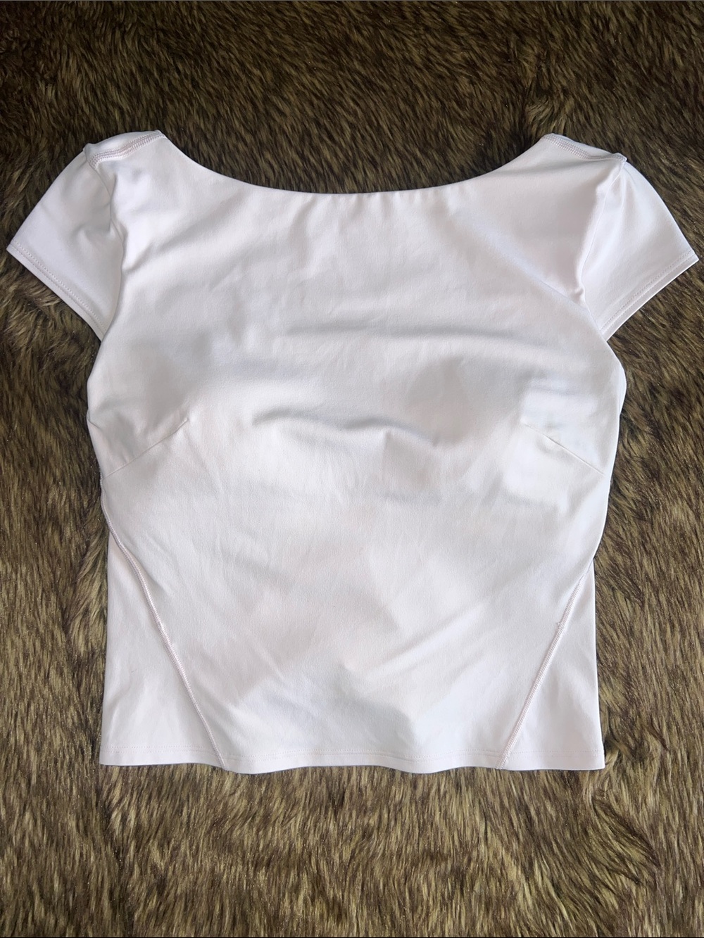 Lululemon tee w/ built in shelf bra - size 6